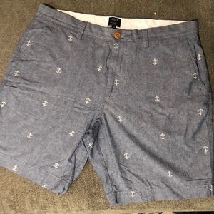 J crew size 36 anchor short